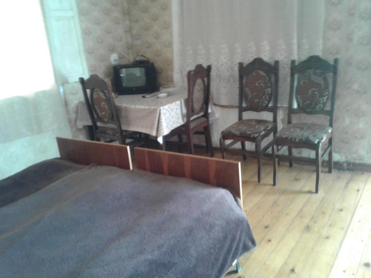 Levani'S Guesthouse Зугдиди Екстериор снимка