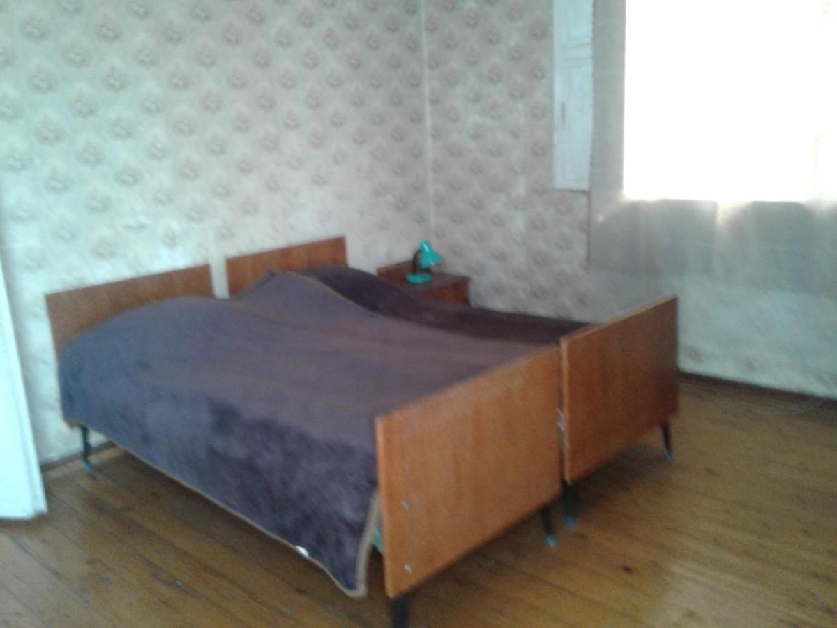 Levani'S Guesthouse Зугдиди Екстериор снимка