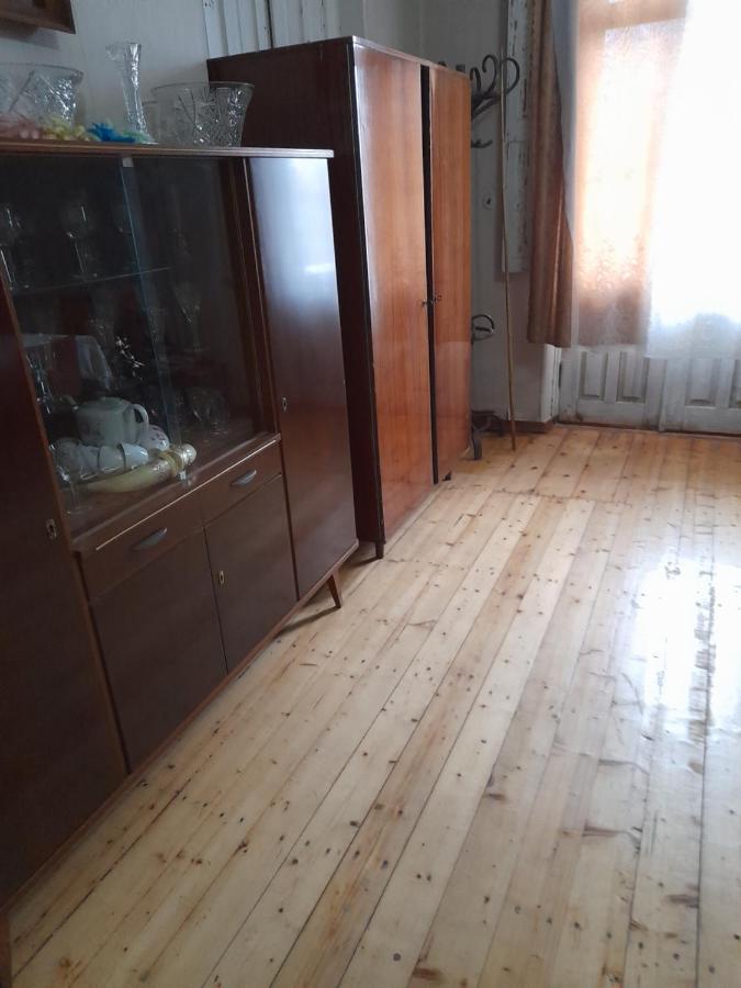 Levani'S Guesthouse Зугдиди Екстериор снимка