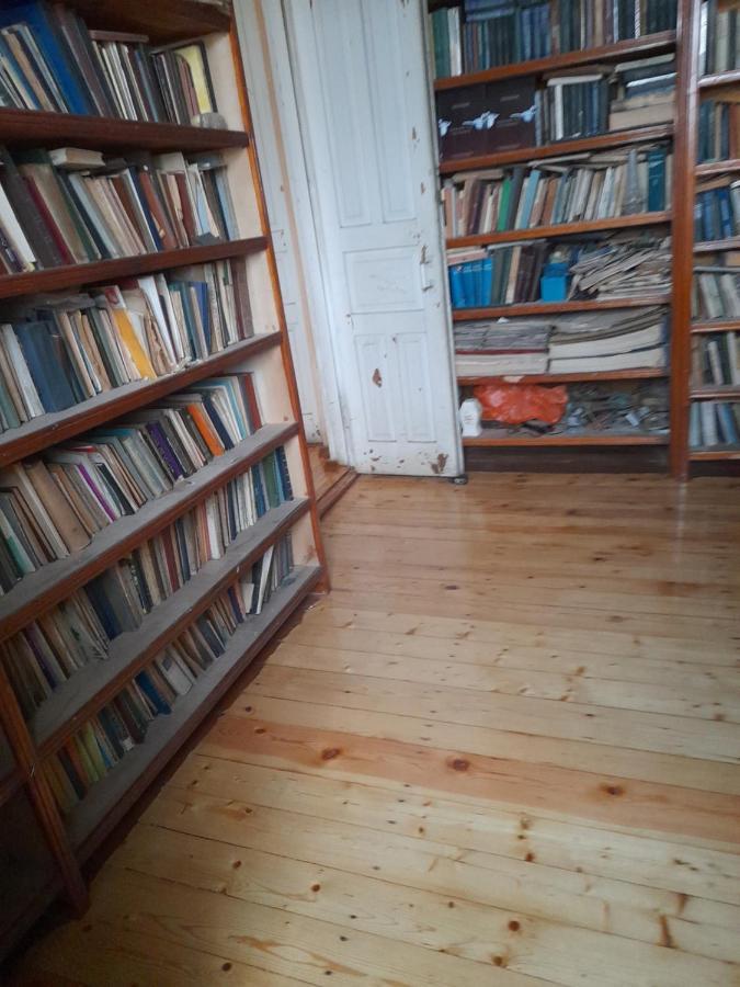 Levani'S Guesthouse Зугдиди Екстериор снимка