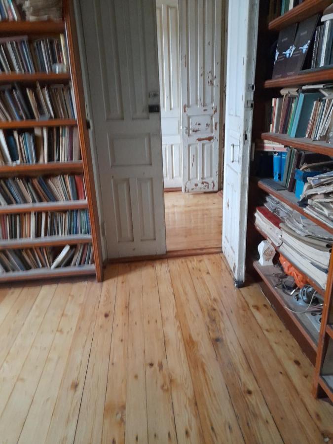 Levani'S Guesthouse Зугдиди Екстериор снимка