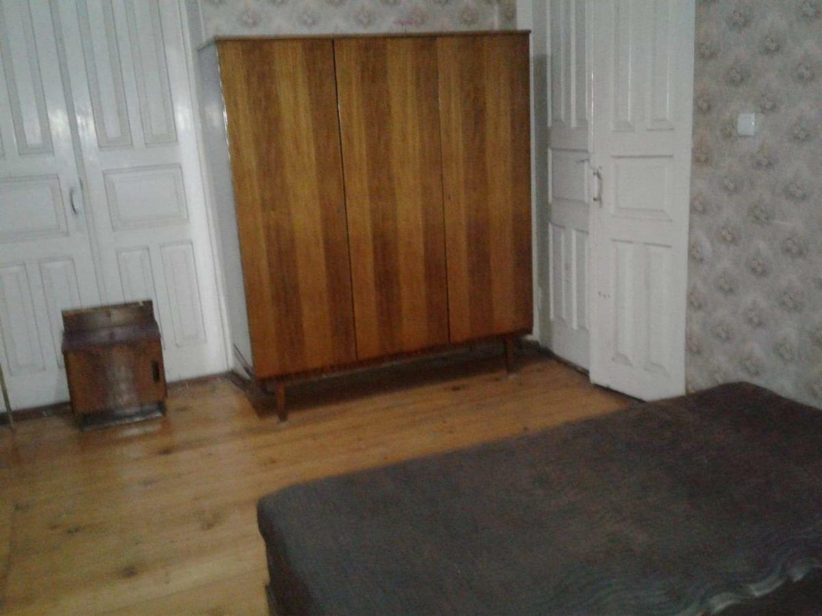 Levani'S Guesthouse Зугдиди Екстериор снимка
