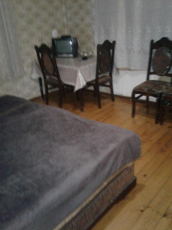 Levani'S Guesthouse Зугдиди Екстериор снимка